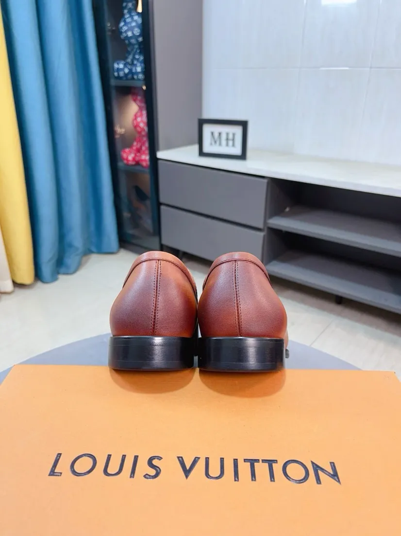 Men's men's shoes 💰500🌸🌸 [Louis Vuitton (LV)] High-end business formal leather shoes 🍀 luxurious and elegant style, both practicality and style, professional focus on details and quality, counter original 1⃣️: 1⃣️ ultra-accurate reproduction 👍🏻! Material: The upper is made of imported original calfskin➕imported Italian cowhide leather. Original anti-slip and wear-resistant outsole! Code number: 38--44 (45 customized)
